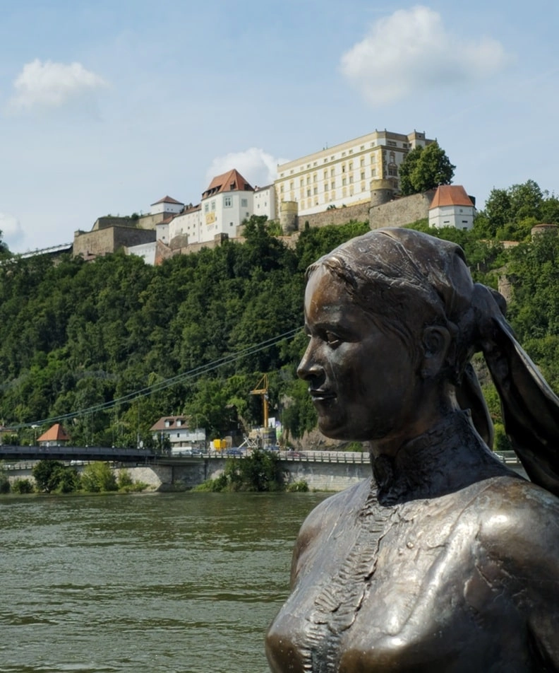 Anlage unterhalb der Veste Oberhaus in Passau – Wege, Beläge und Bepflanzung im Bestand